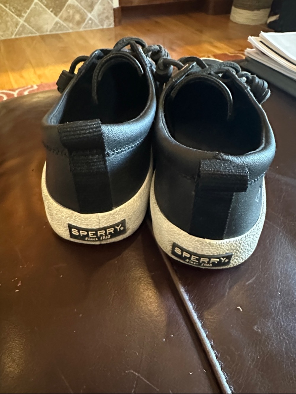 Sperry black sneakers size 9 - Picture 2 of 4